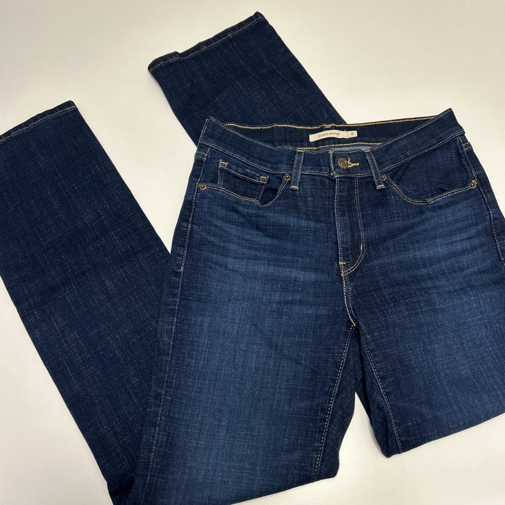 Women’s Levi’s denim classic bootcut dark wash jeans size 4 NWOT
